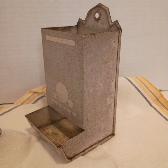 ART DECO Tin Matchbox Wall Mount Stick Match Dispenser w Graphic Paint - Picture 1 of 7